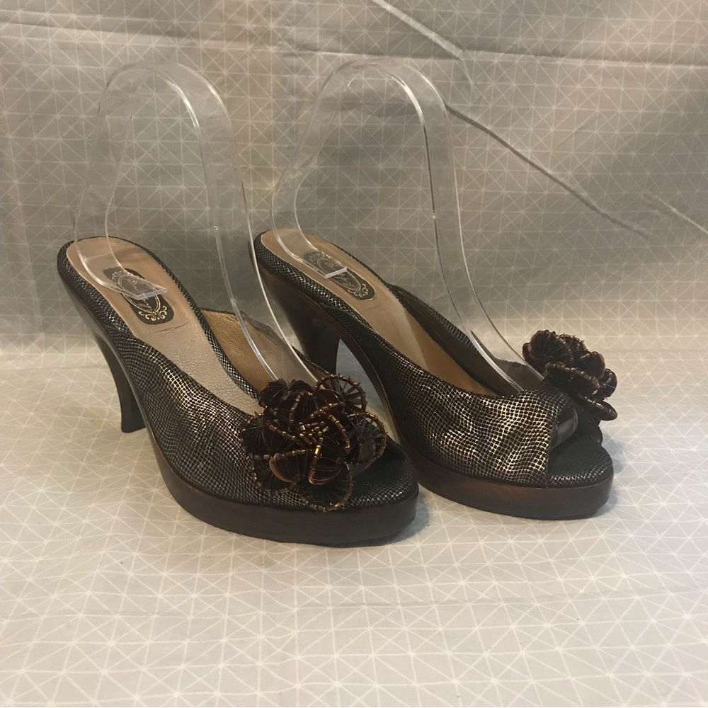 Salpy Handcrafted Beaded Rosette Wooden Platform Mules 7.5